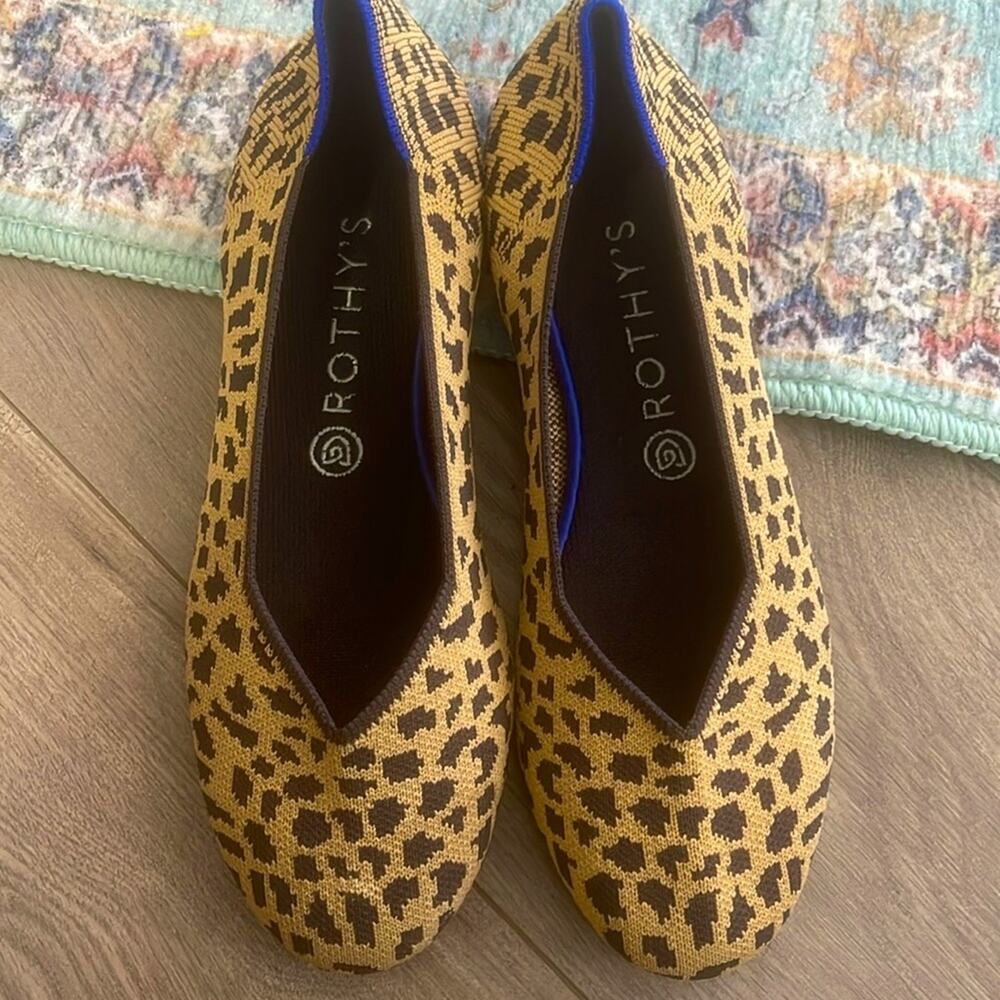 Rothys spotted leopard print round toe size 10 flat woman’s shoes